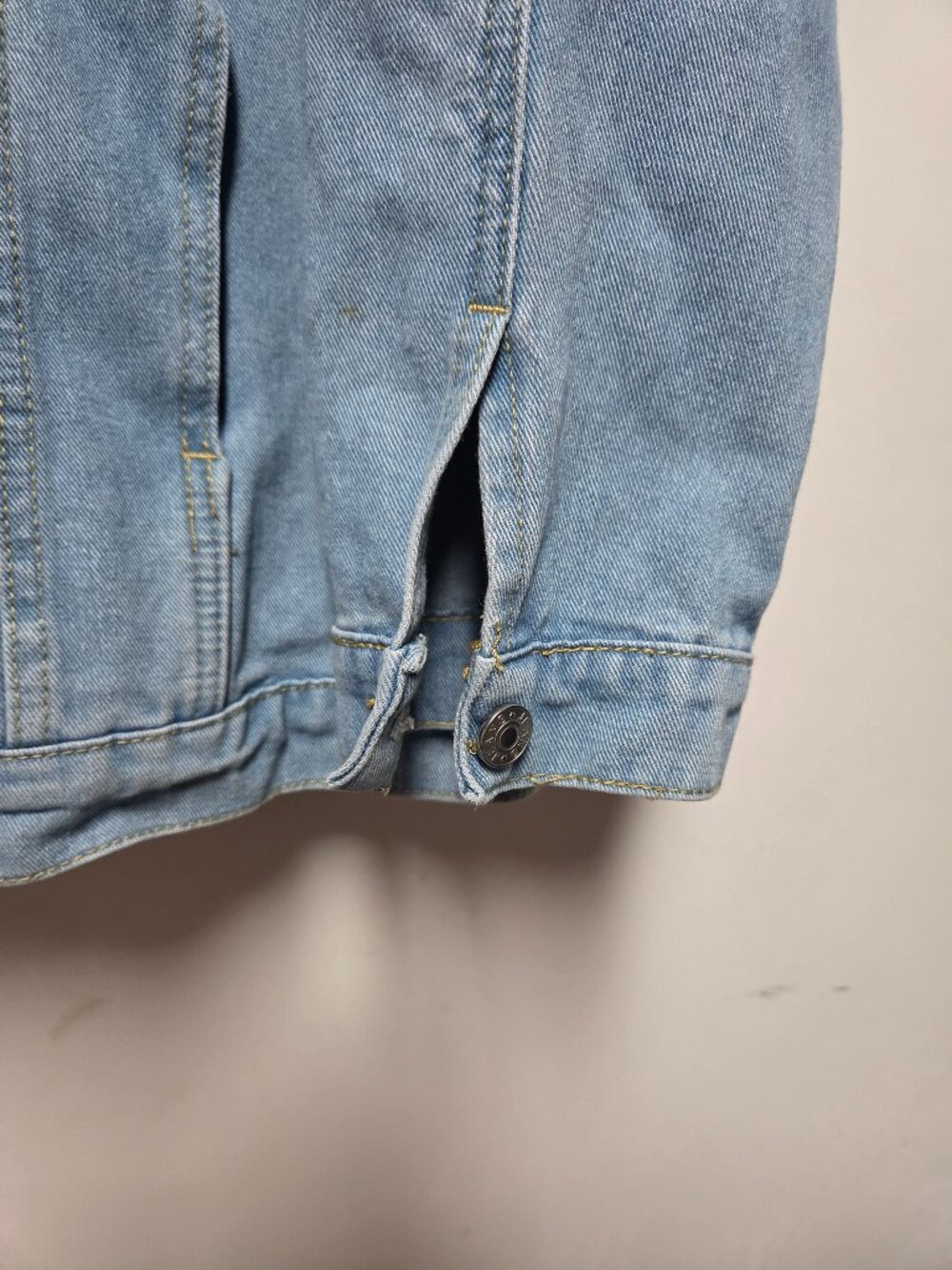 Jeans jacket - Picture 3 of 5